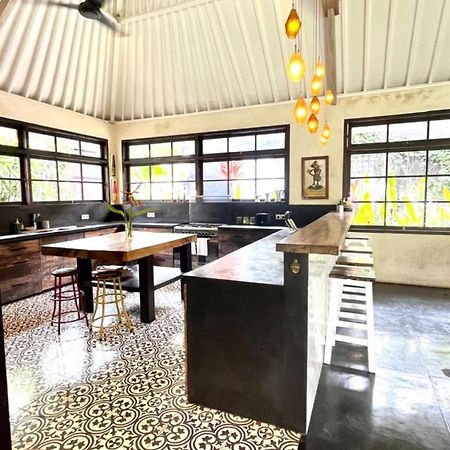 Holiday Beautiful Villa 4 Bedroom Garden View Canggu Bagian luar foto