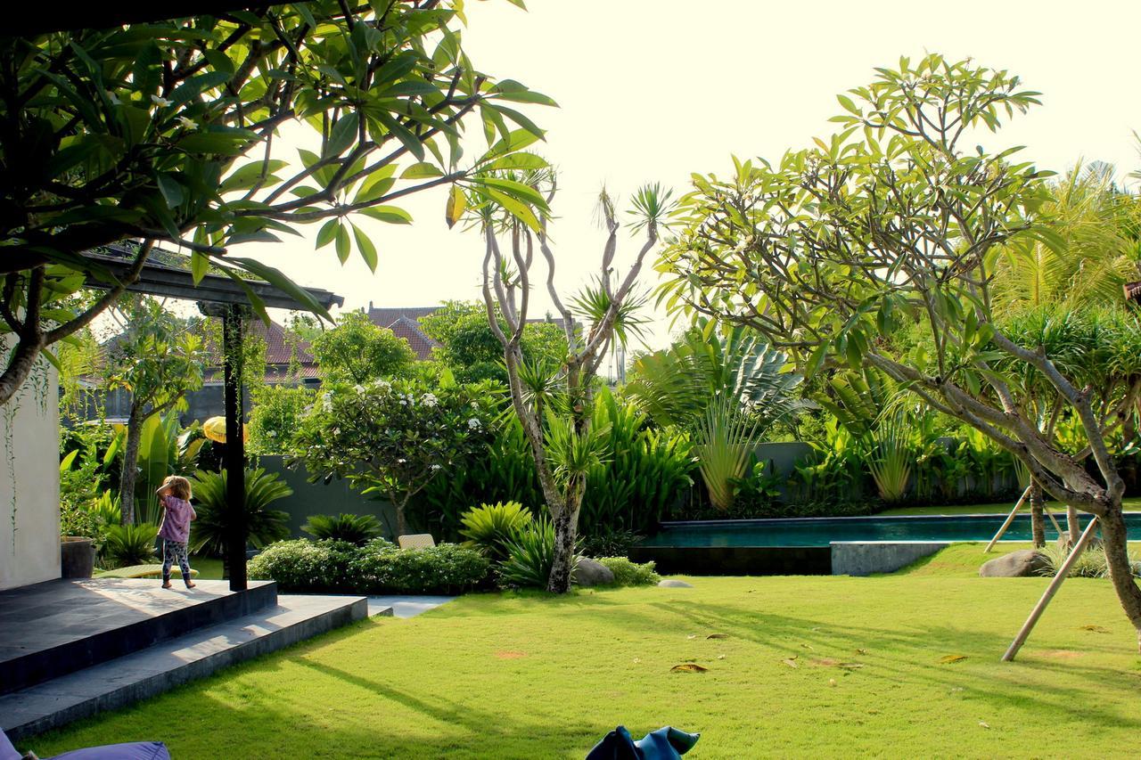 Holiday Beautiful Villa 4 Bedroom Garden View Canggu Bagian luar foto